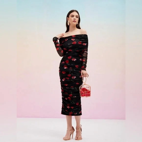Elegant Black and Red Floral Off-Shoulder Dress - Picture 4 of 5